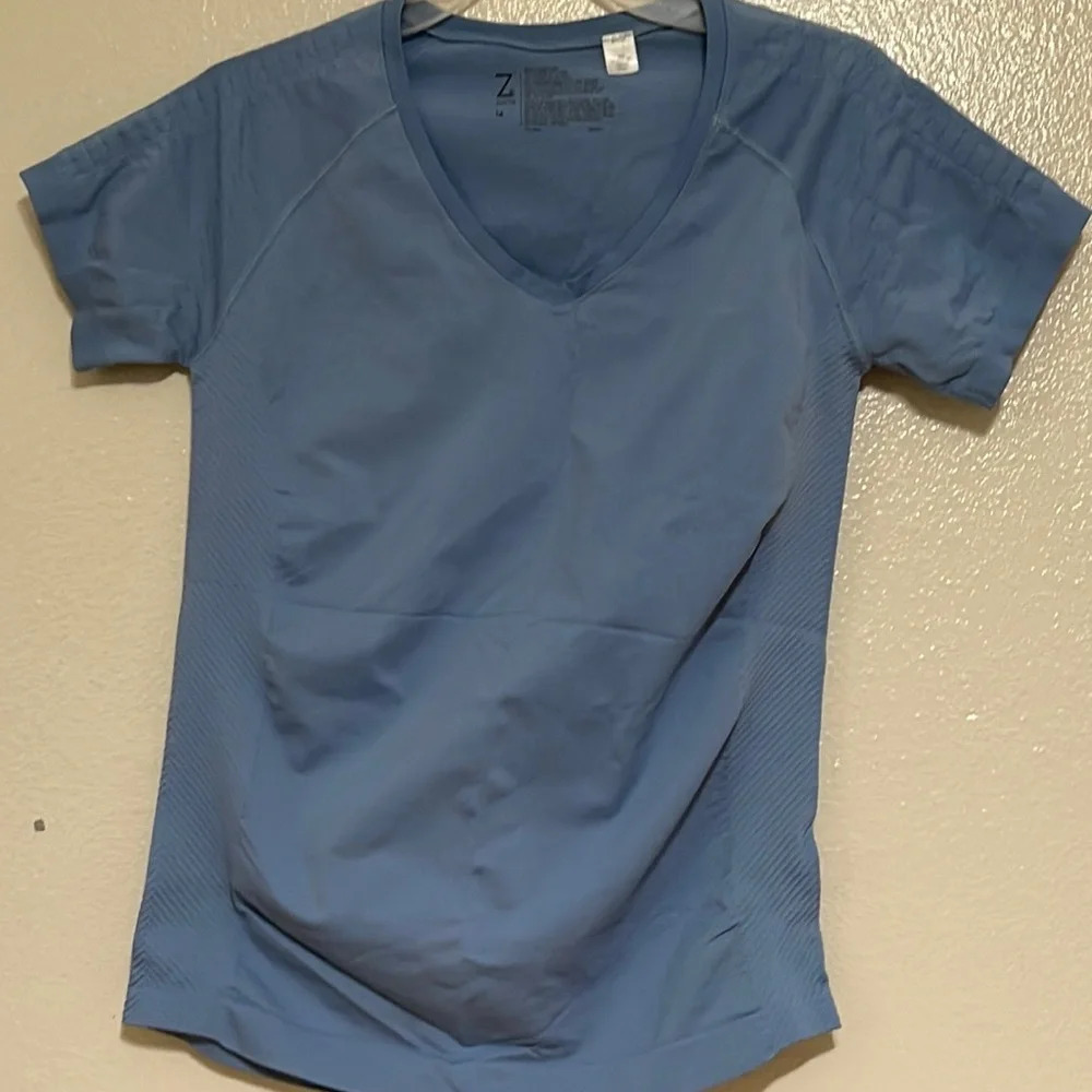 Z by Zella Blue Stretch Shirt V-Neck Athletic Ruched Short Sleeve size M